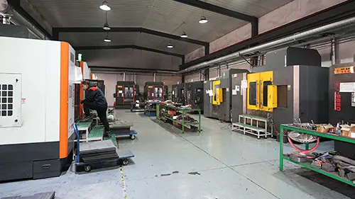 मोल्ड उत्पाद कार्यशाला ने अपनी मजबूत क्षमताओं के माध्यम से गुणवत्ता की एक ठोस नींव बनाई है